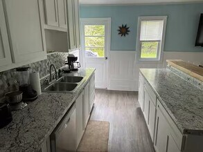 384 Parker Farm Rd in Buxton, ME - Building Photo - Building Photo