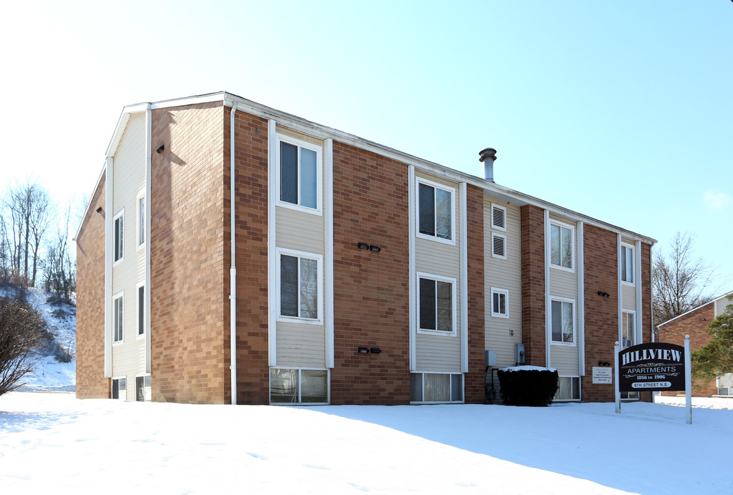 Hillview Apartments in Canton, OH - Building Photo