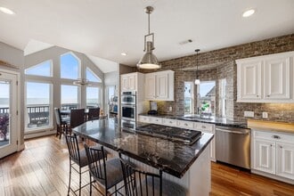 12734 Tri City Beach Rd in Baytown, TX - Building Photo - Building Photo