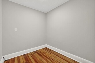 107 Brown Pl in Jersey City, NJ - Building Photo - Building Photo