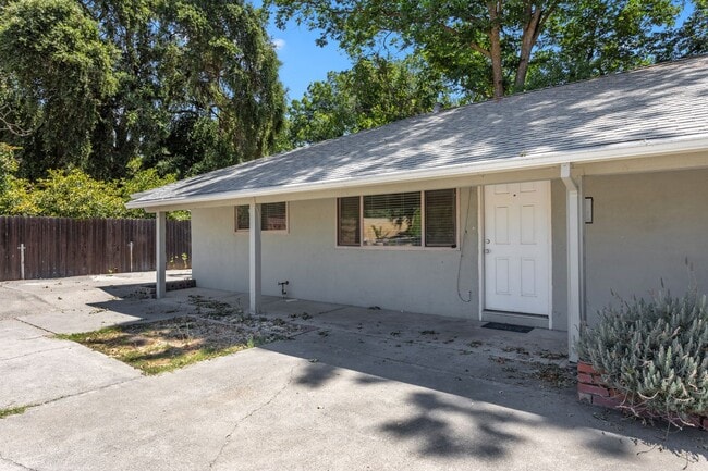property at 521 N Harbor Blvd