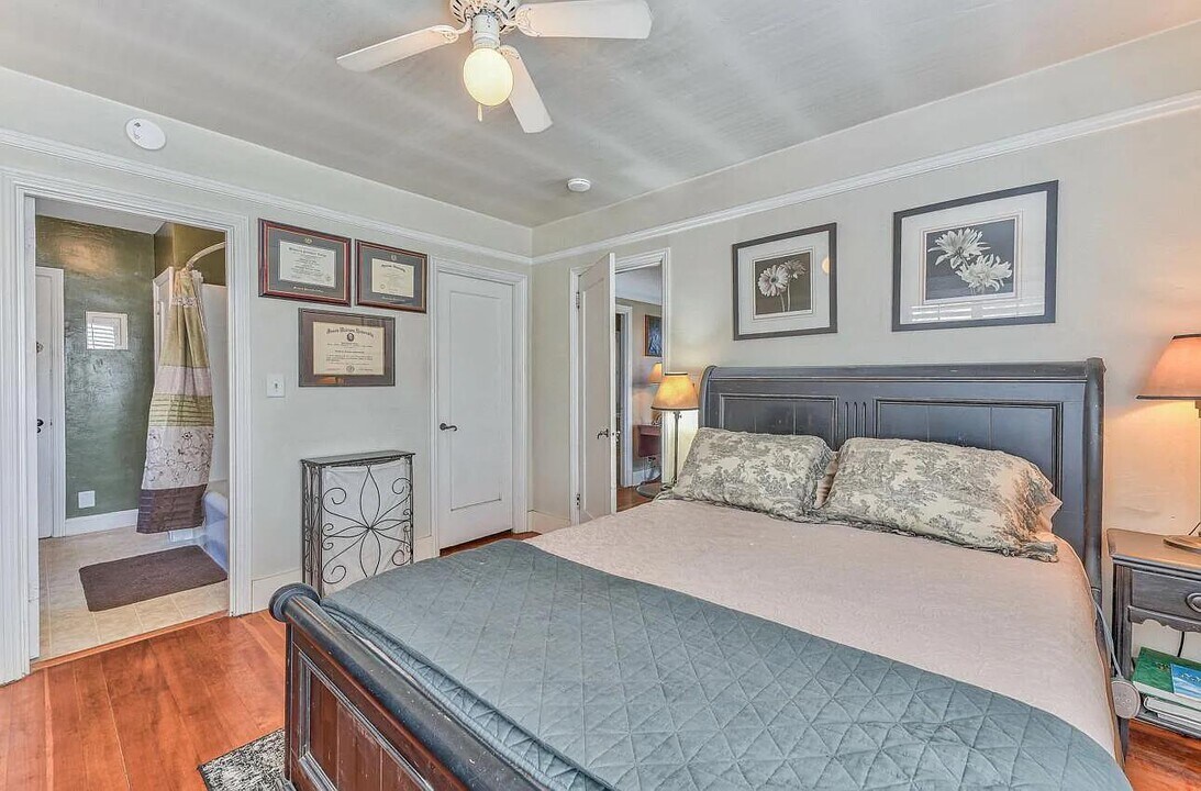 1064 Harrison St in Monterey, CA - Building Photo