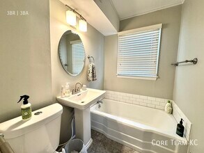 635 W 61st Terrace in Kansas City, MO - Building Photo - Building Photo