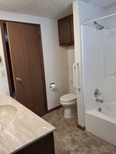 1304 Galeta Ave, Unit A in Norfolk, NE - Foto de edificio - Building Photo