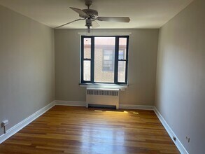 7371 N Winchester Ave-Unit -1W in Chicago, IL - Building Photo - Building Photo