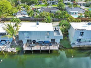 1370 NE 40th Dr in Oakland Park, FL - Building Photo - Building Photo