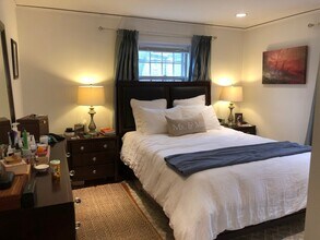 50 Wyman St, Unit 4B in Waban, MA - Foto de edificio - Building Photo