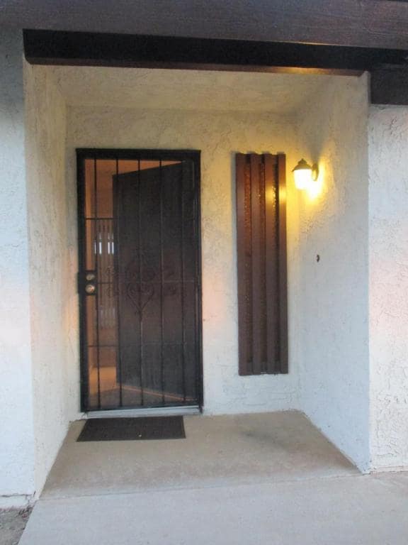 1980 Flame Tree Way in Hemet, CA - Building Photo - Building Photo