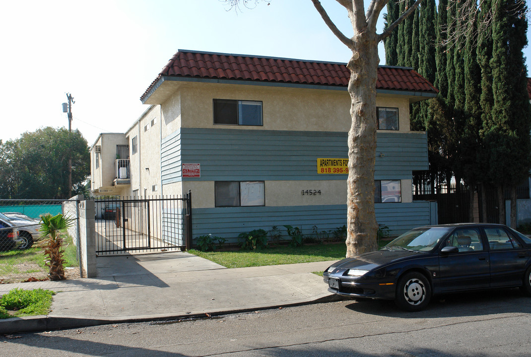 14524-14530 Vose St in Van Nuys, CA - Building Photo