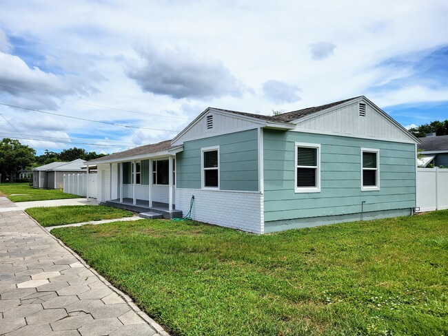 301 44th St N in St. Petersburg, FL - Building Photo - Building Photo