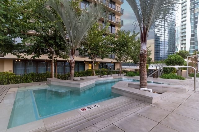 987 Queen St, Unit 503 in Honolulu, HI - Foto de edificio - Building Photo