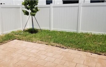 10603 W 34th Ct in Hialeah, FL - Building Photo - Building Photo
