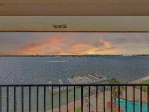 401 E Pearl St in Granbury, TX - Building Photo - Building Photo