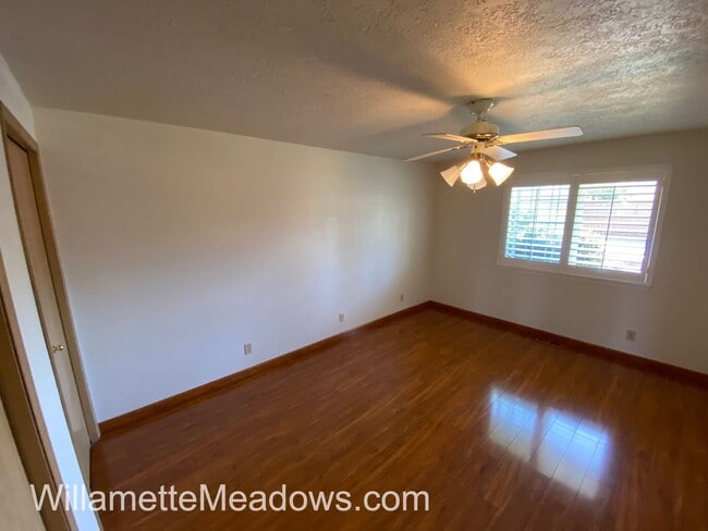 850 N 10th Pl in Aumsville, OR - Building Photo - Building Photo