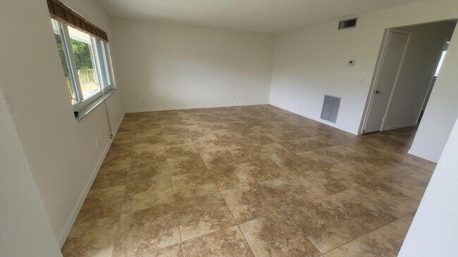 222 N Federal Hwy in Lake Worth Beach, FL - Building Photo - Building Photo