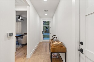 2213 Santa Rosa St in Austin, TX - Building Photo - Building Photo