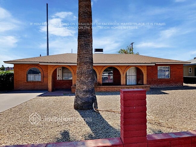 property at 402 N 47th Pl