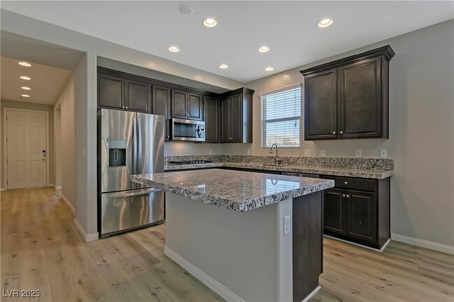 3938 Fairway Ridge Ave in Las Vegas, NV - Building Photo - Building Photo