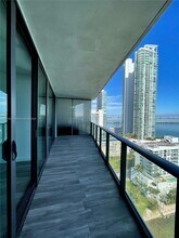 460 NE 28th St, Unit # 2005 in Miami, FL - Foto de edificio - Building Photo