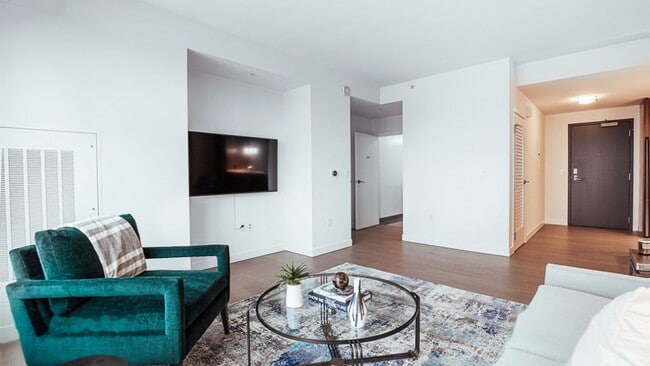 505 E Braddock Rd, Unit 607 in Alexandria, VA - Building Photo - Building Photo