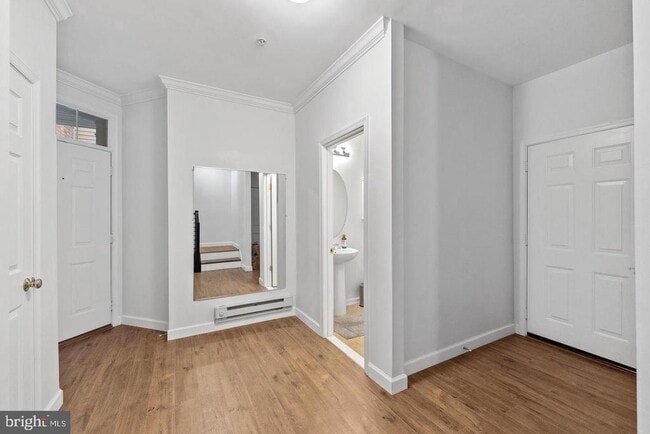 43371 Locust Dale Terrace in Ashburn, VA - Foto de edificio - Building Photo