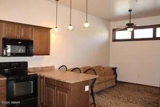 2450 S White Mountain Rd, Unit Apt A in Show Low, AZ - Foto de edificio - Building Photo