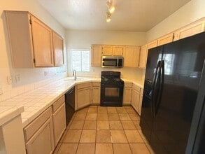 1830 N Buffalo Dr in Las Vegas, NV - Building Photo - Building Photo