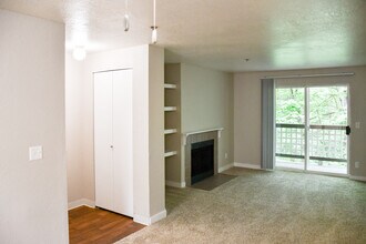 Foster Commons in Tukwila, WA - Building Photo - Building Photo