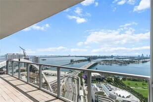 1100 Biscayne Blvd, Unit 3404 in Miami, FL - Building Photo