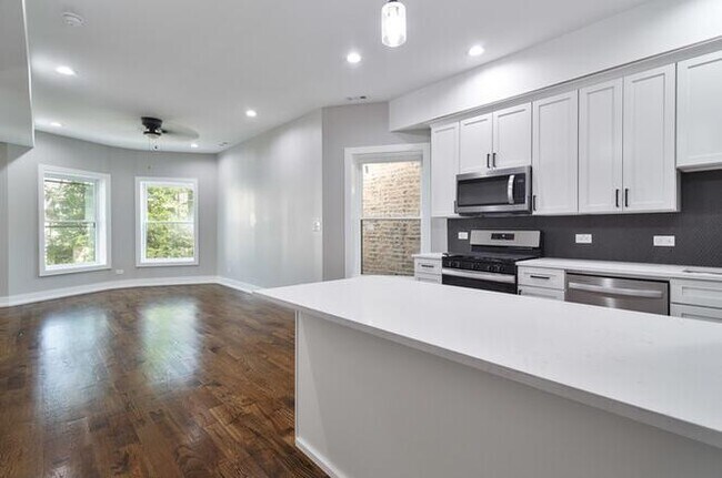 6520 S Minerva Ave in Chicago, IL - Building Photo - Building Photo