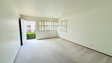 2053 Central Ave in Alameda, CA - Building Photo - Building Photo