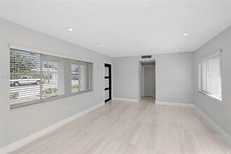 3296 NW 14th Terrace in Miami, FL - Building Photo - Building Photo