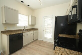 12100 Cartgate Ln in Charlotte, NC - Building Photo - Building Photo