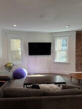 2216 Burnet Ave in Cincinnati, OH - Building Photo - Building Photo