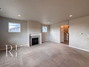 748 Freedom Ct SE in Port Orchard, WA - Building Photo - Building Photo