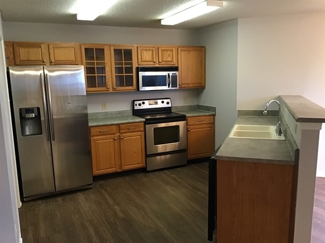 647 Hickory Pine Dr in New Whiteland, IN - Building Photo - Building Photo