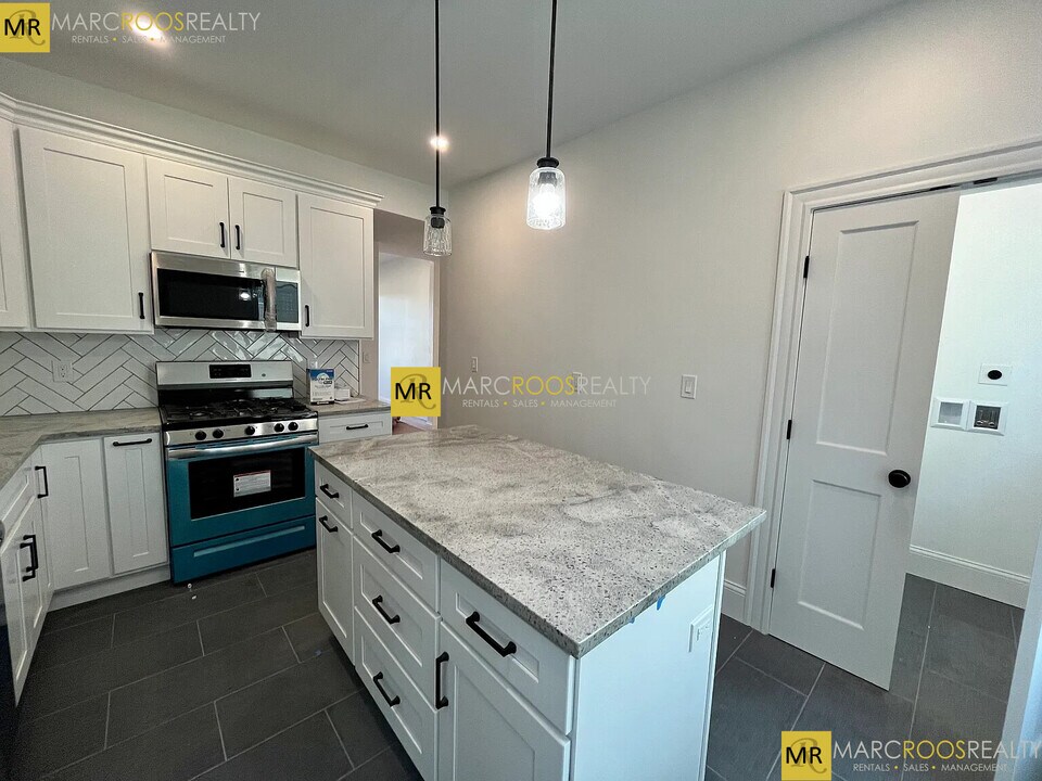 234 Calumet St, Unit 3 in Boston, MA - Building Photo