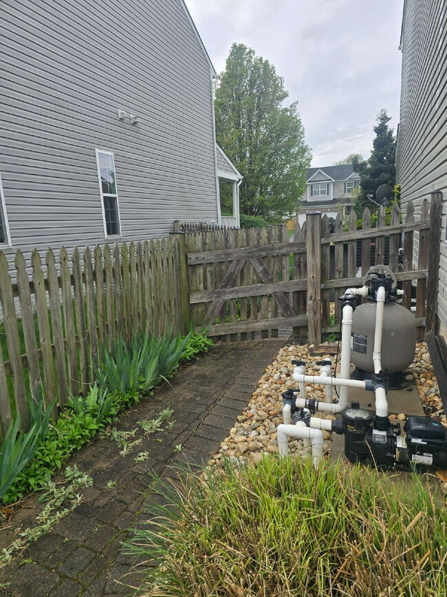 116 Greenwich Dr in Walkersville, MD - Building Photo - Building Photo