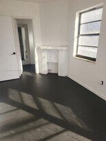 8918 Collins Ave, Unit 4 in Surfside, FL - Building Photo
