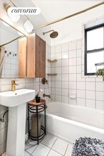 137 W 12th St in New York, NY - Building Photo - Building Photo