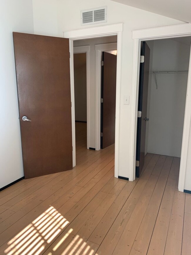 property at 318-320 W Myrtle St