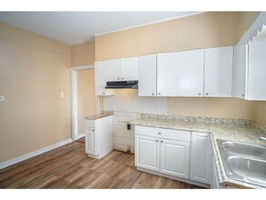 907 Iowa St in San Antonio, TX - Building Photo - Building Photo