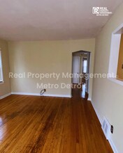 823 E Second St in Royal Oak, MI - Building Photo - Building Photo