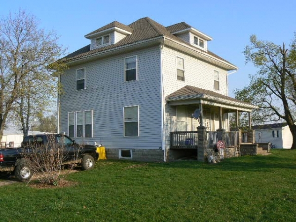 2712 S Main St in Maryville, MO - Building Photo