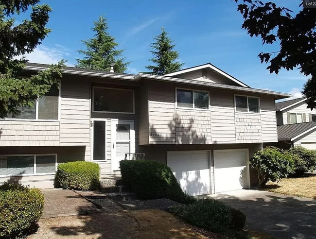 property at 12914 NE 136th St