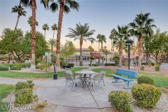 5405 Indian River Dr, Unit 385 in Las Vegas, NV - Foto de edificio - Building Photo