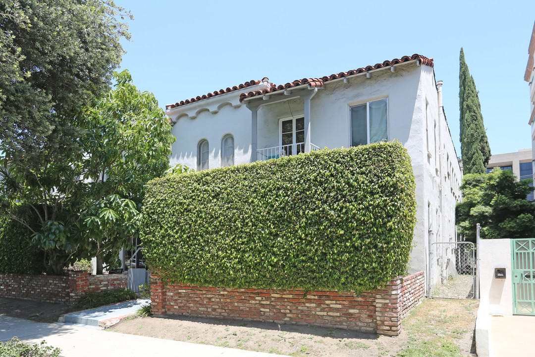 232 N Clark Dr in Beverly Hills, CA - Building Photo