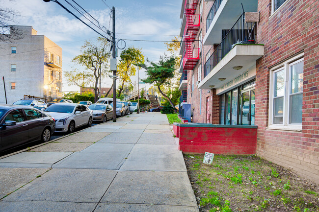 Karen Gardens Apartment in Elmhurst, NY - Building Photo - Building Photo