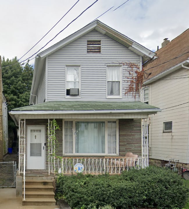 property at 311 N Lincoln Ave