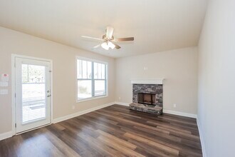 425 Flowery Branch Ct in Villa Rica, GA - Building Photo - Building Photo